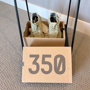 Yeezy Boost 350 V2